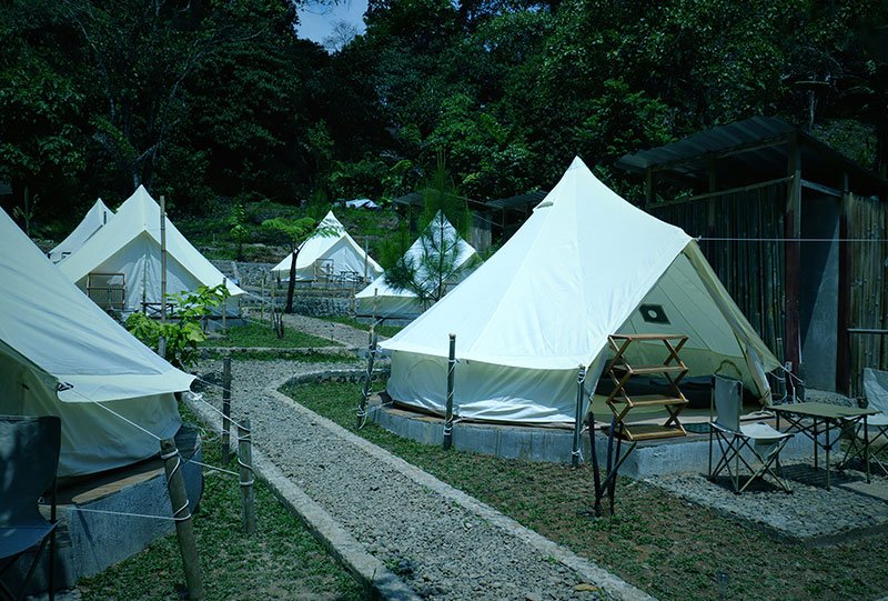 Galeri Bunihayu Forest - suasana hutan, sungai, dan area glamping