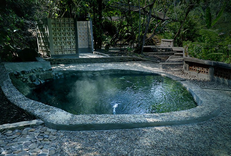 Galeri Bunihayu Forest - suasana hutan, sungai, dan area glamping