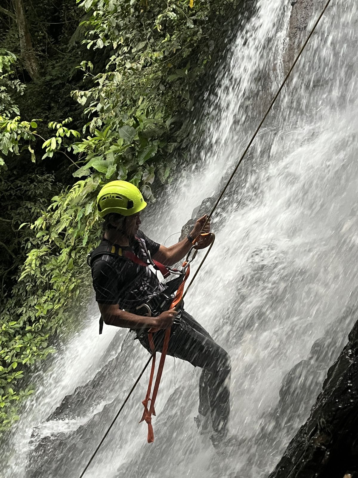 Canyoning adventure di sungai Bunihayu Forest